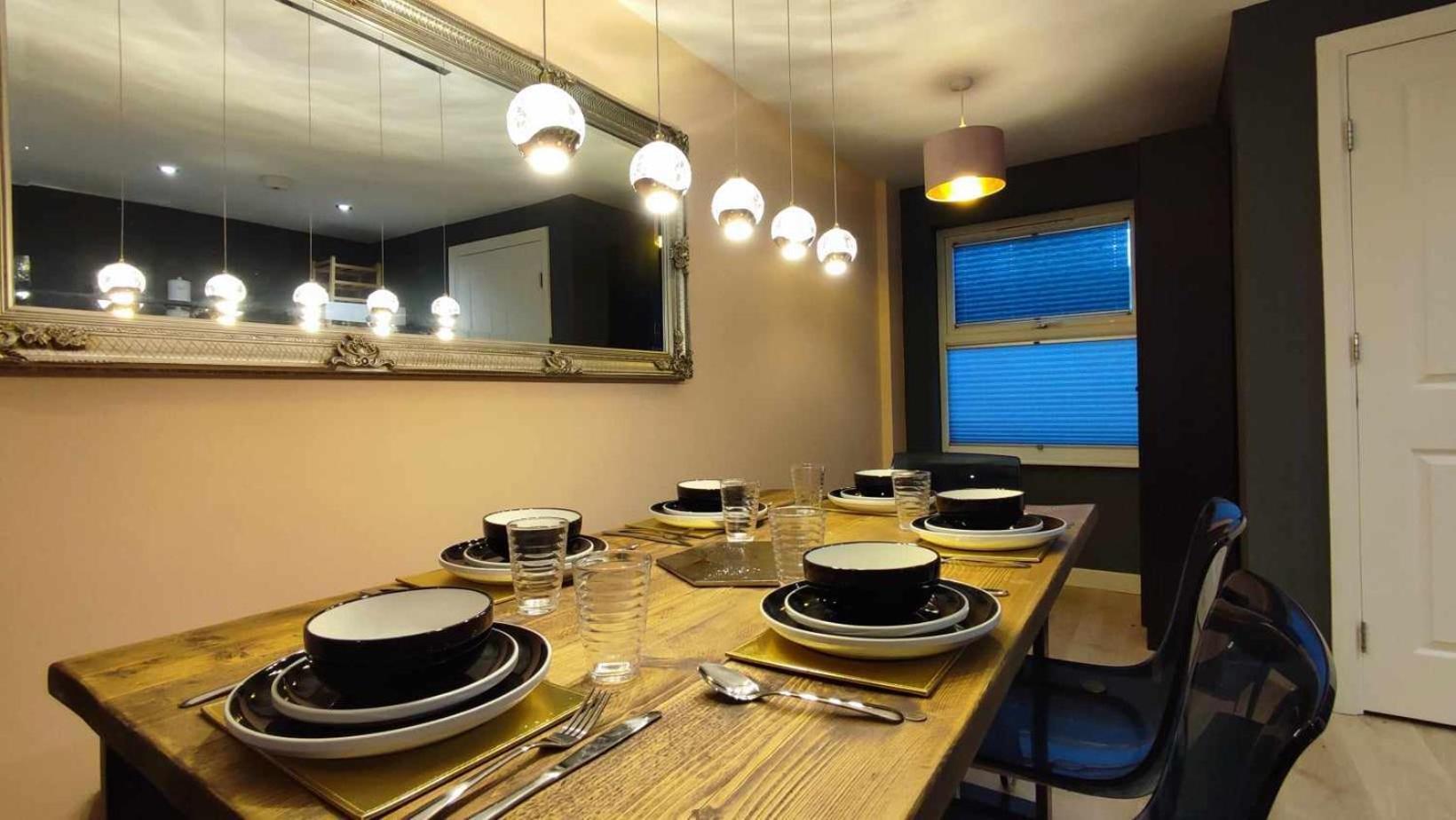 Duplex Apartment In Leeds With King Size Bed - Long Stay Rates Available Exteriör bild