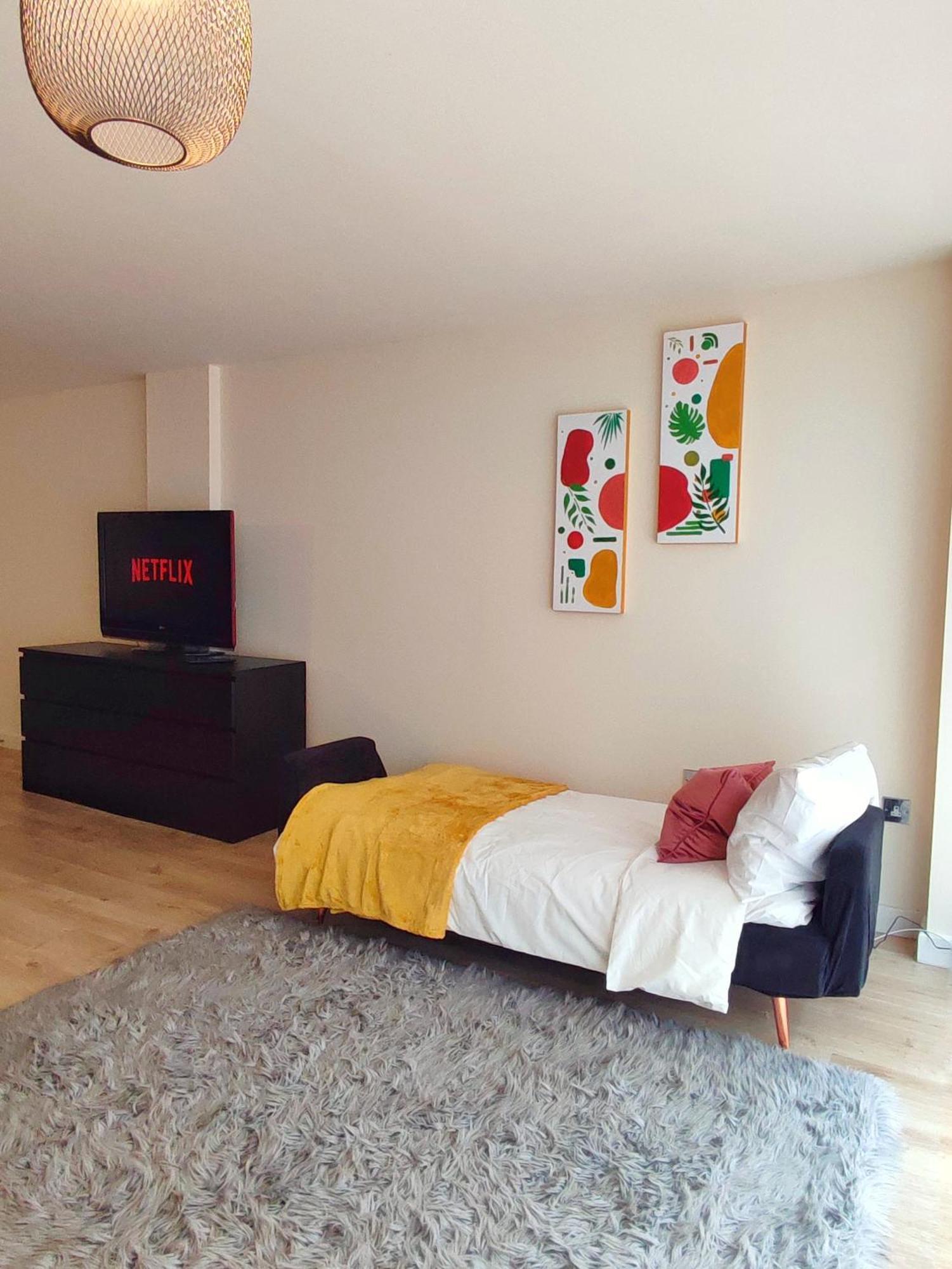 Duplex Apartment In Leeds With King Size Bed - Long Stay Rates Available Exteriör bild